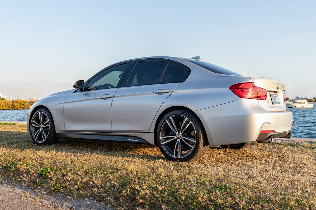 2016 BMW F30 335i & 340i Sedan - Image 11 of 31