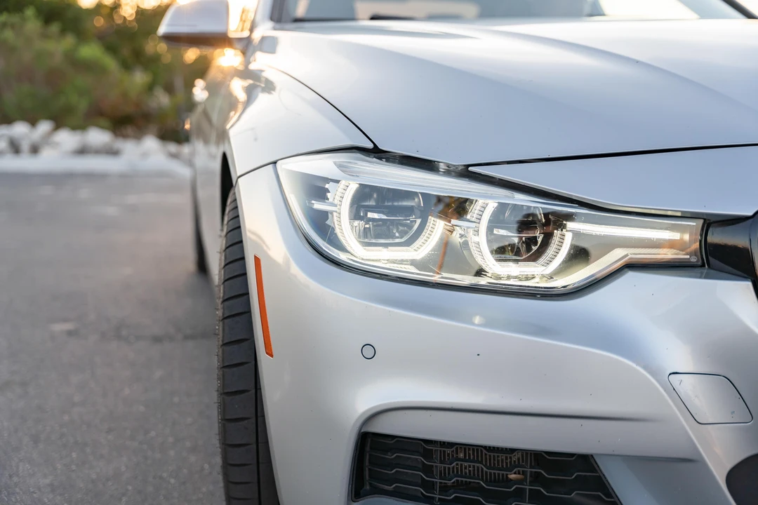 2016 BMW F30 335i & 340i Sedan - Image 19 of 31