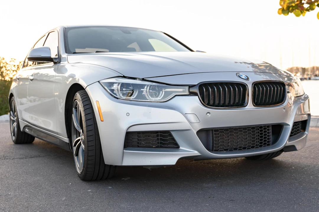 2016 BMW F30 335i & 340i Sedan - Image 2 of 31