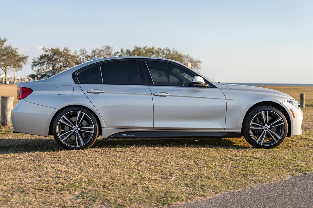 2016 BMW F30 335i & 340i Sedan - Image 3 of 31