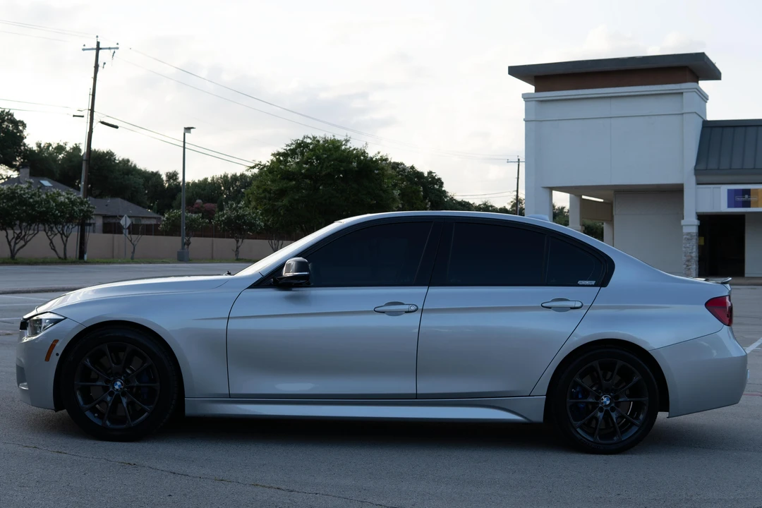 2016 BMW F30 335i & 340i Sedan - Image 10 of 31