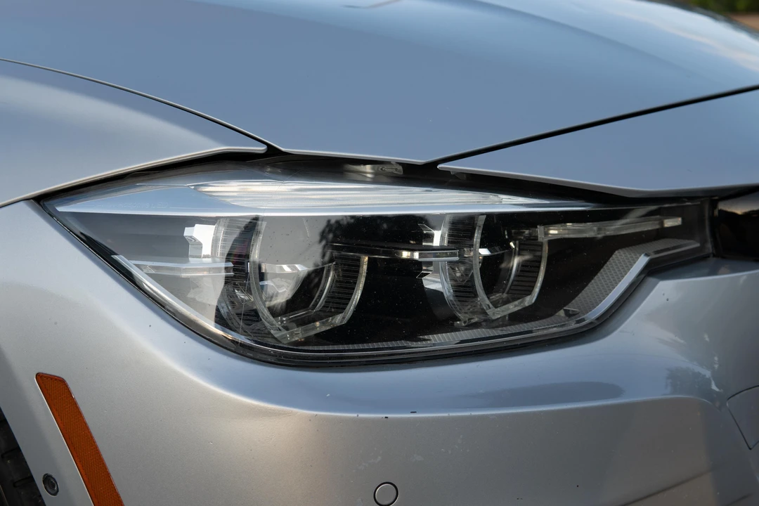 2016 BMW F30 335i & 340i Sedan - Image 21 of 31