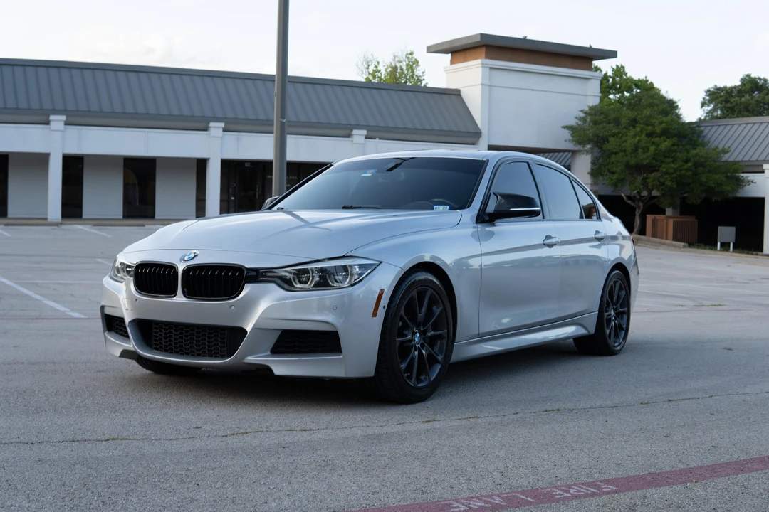2016 BMW F30 335i & 340i Sedan - Image 7 of 31