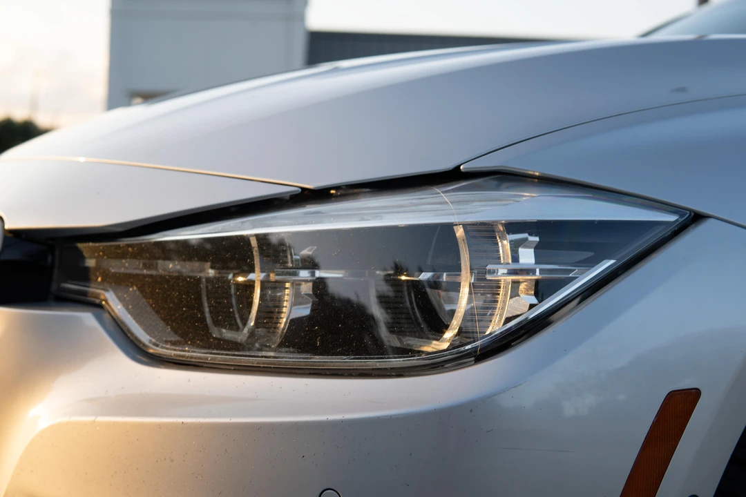 2016 BMW F30 335i & 340i Sedan - Image 27 of 31