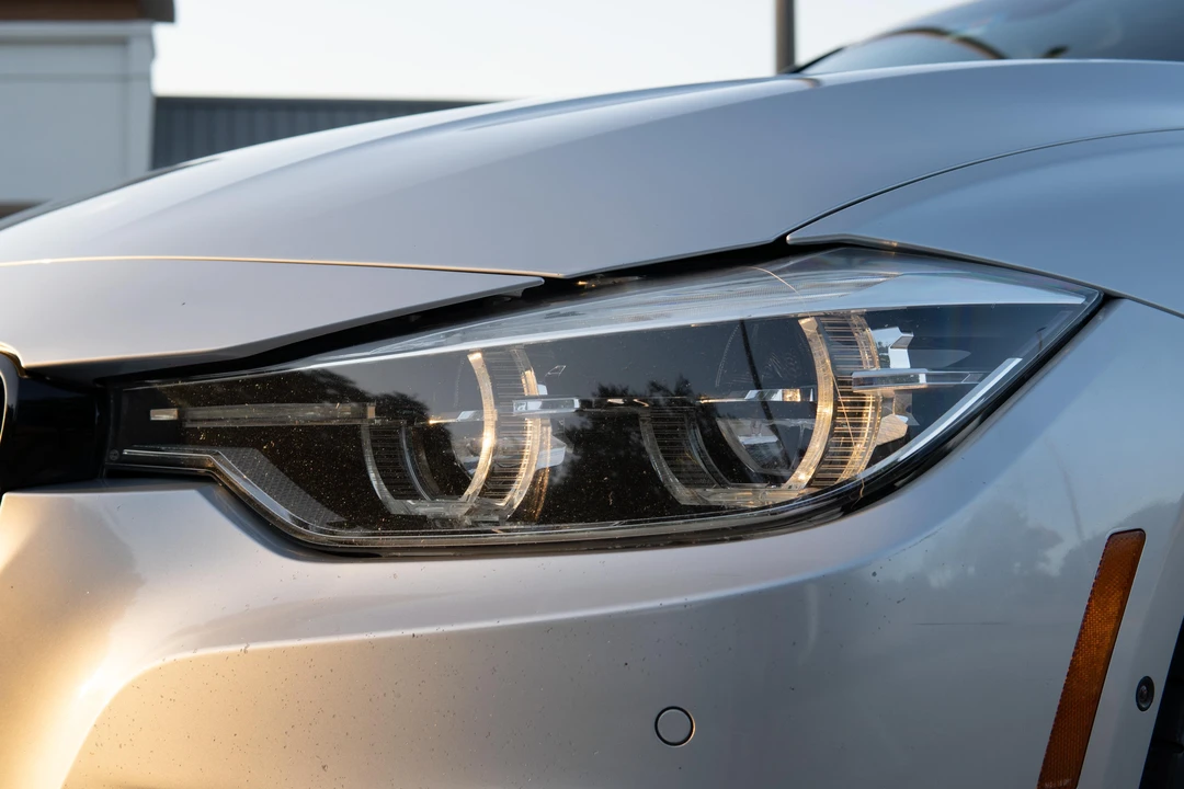 2016 BMW F30 335i & 340i Sedan - Image 26 of 31