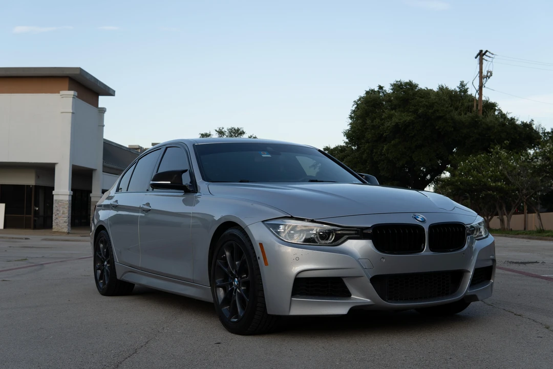 2016 BMW F30 335i & 340i Sedan - Image 17 of 31