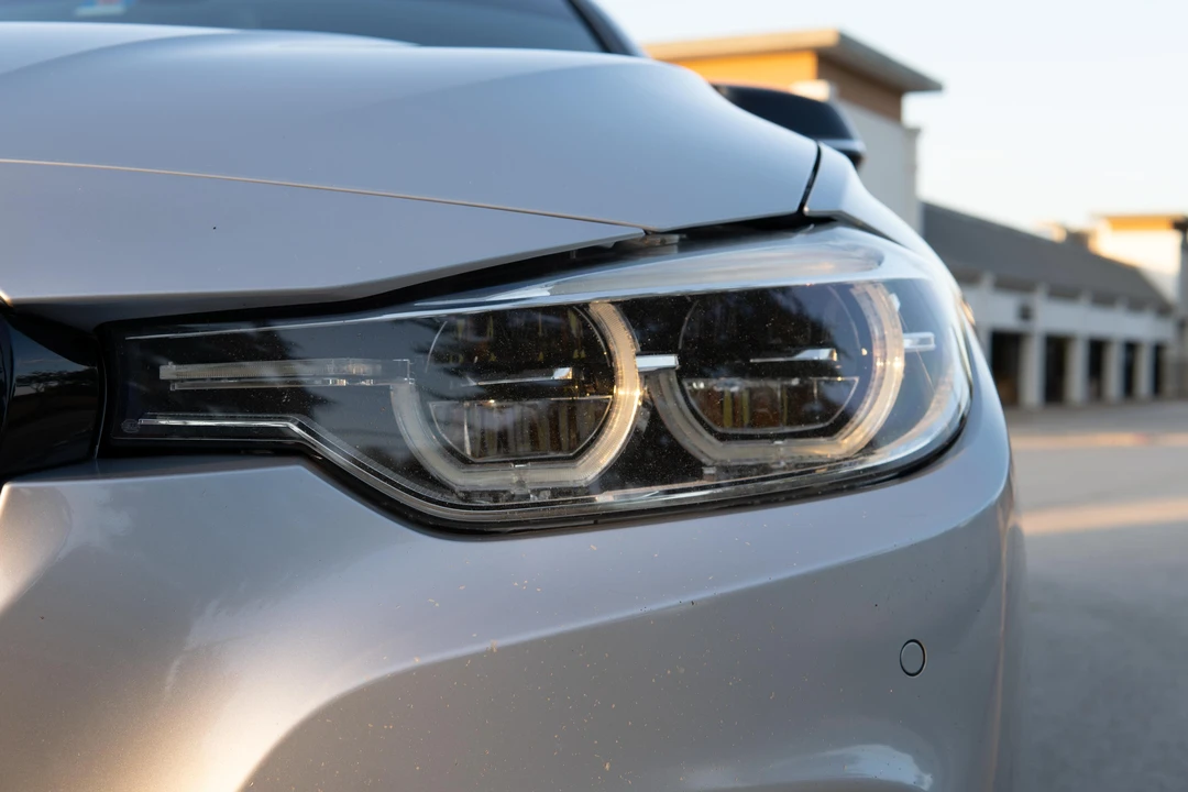 2016 BMW F30 335i & 340i Sedan - Image 25 of 31