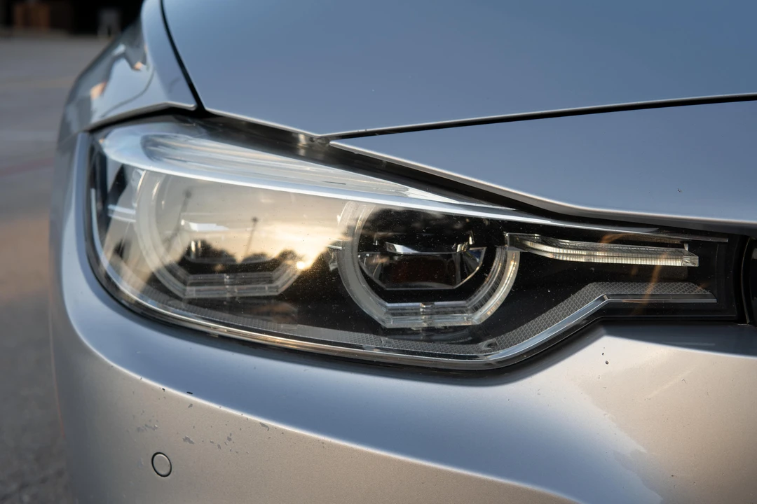 2016 BMW F30 335i & 340i Sedan - Image 19 of 31