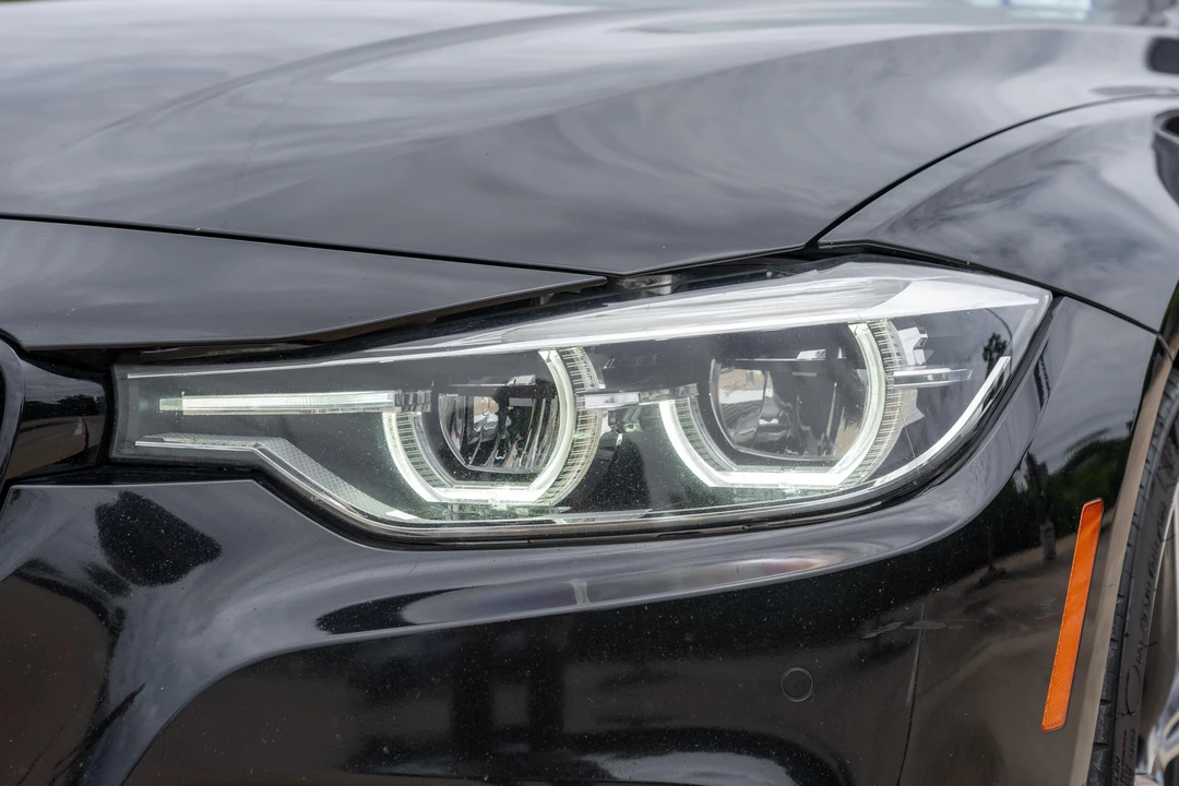 2016 BMW F30 335i & 340i Sedan - Image 11 of 31