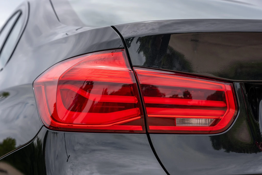 2016 BMW F30 335i & 340i Sedan - Image 15 of 31