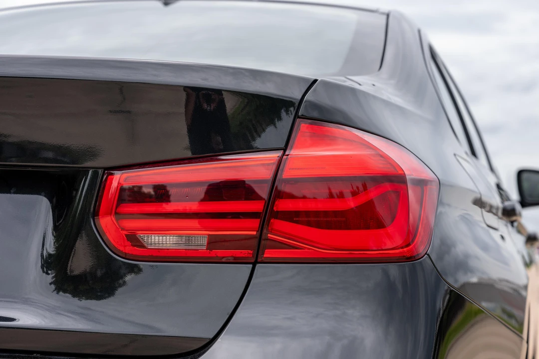 2016 BMW F30 335i & 340i Sedan - Image 16 of 31