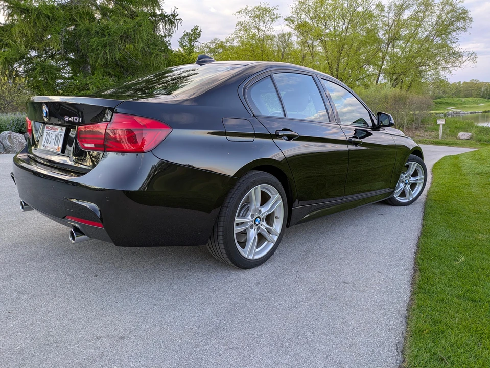 2016 BMW F30 335i & 340i Sedan - Image 24 of 31