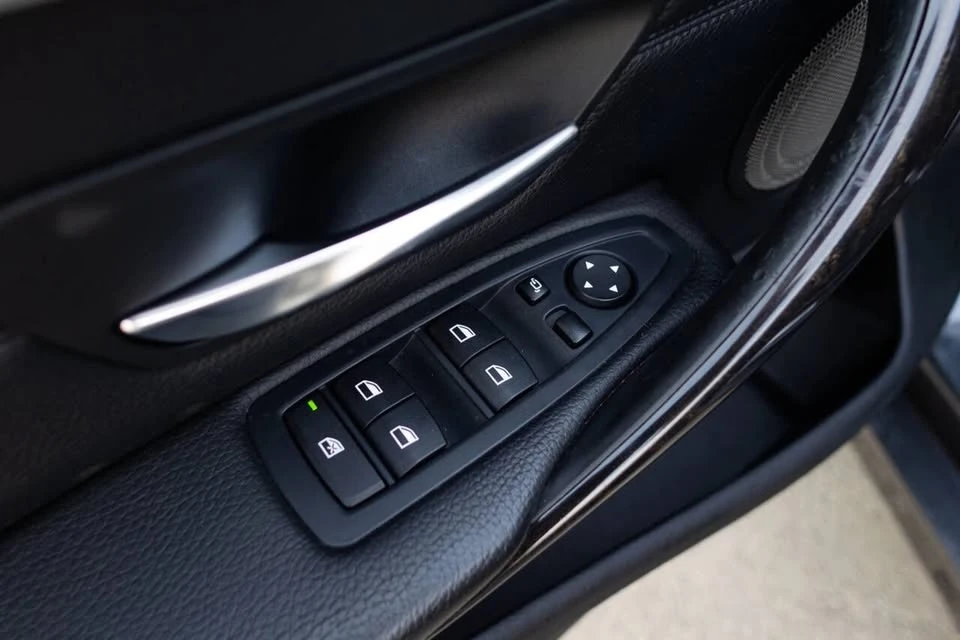 2016 BMW 4 Series - Image 10 of 20