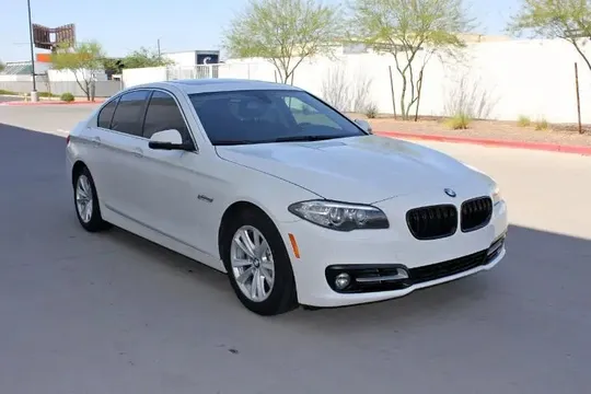 2016 BMW 5-Series 528i