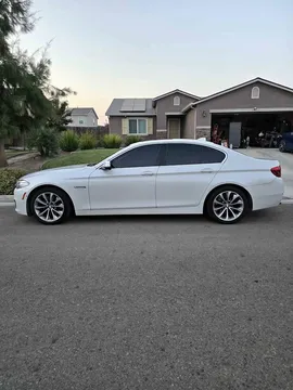 2016 BMW 5 Series 528i Sedan 4D
