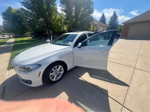 2016 BMW 5 Series 528i Sedan 4D