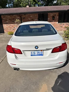 2016 BMW 5 Series 528i Sedan 4D