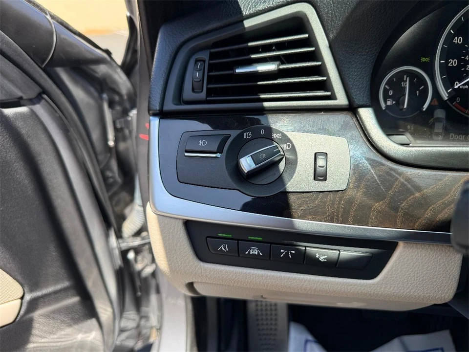 2016 BMW F10 5 Series Sedan - Image 21 of 30