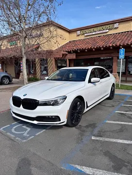 2016 BMW 740i xDrive Sedan