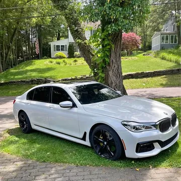2016 BMW 750i xDrive Sedan