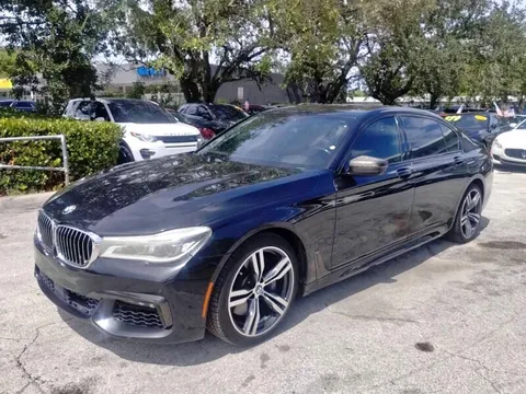 2016 BMW 750i