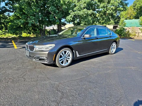 2016 BMW 750Li xDrive Luxury Sedan