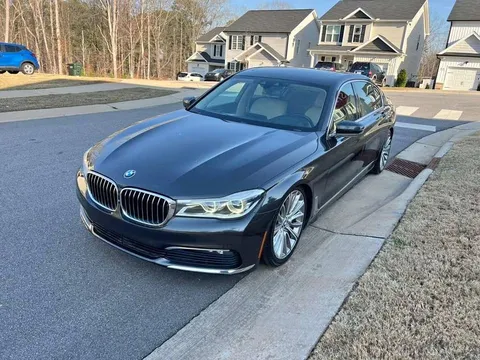 2016 BMW 750i 4.4 Twin Turbo Luxury Sedan