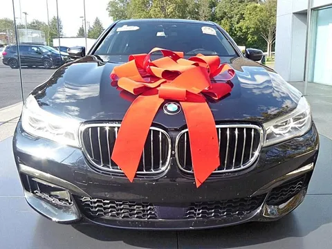 2016 BMW 750i xDrive Sedan