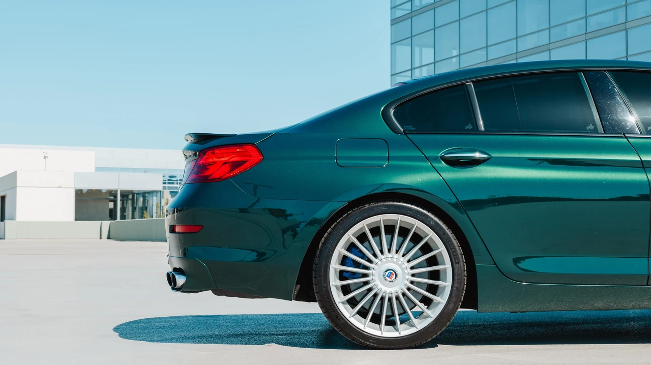 2016 BMW Alpina B6 - Image 30 of 31