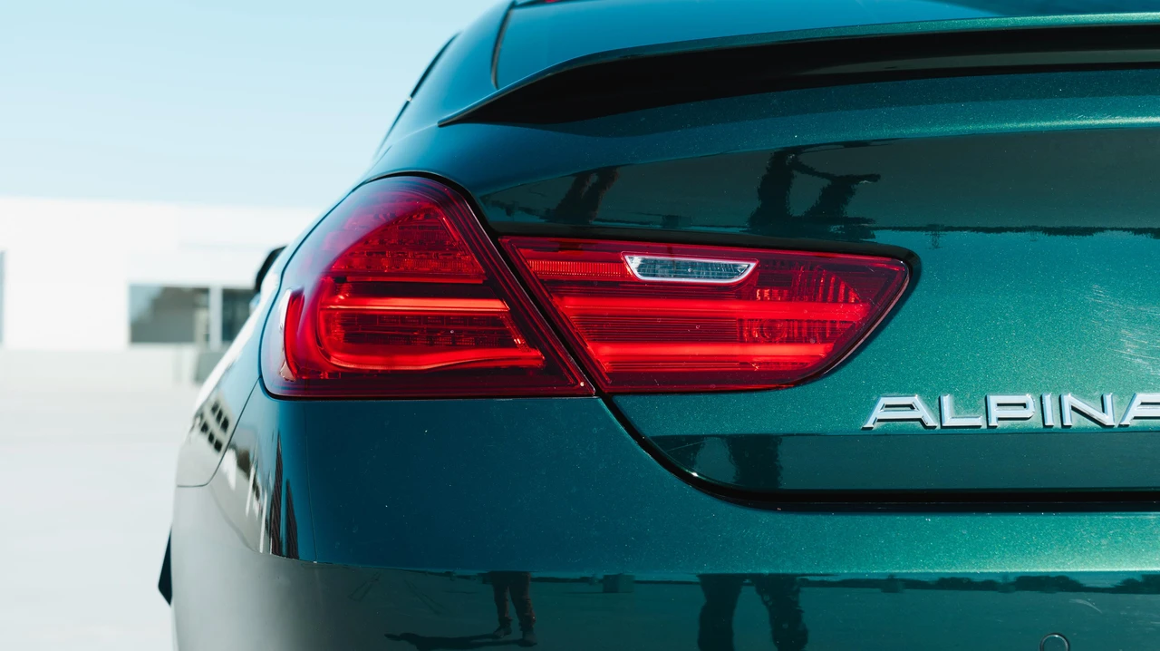 2016 BMW Alpina B6 - Image 24 of 31