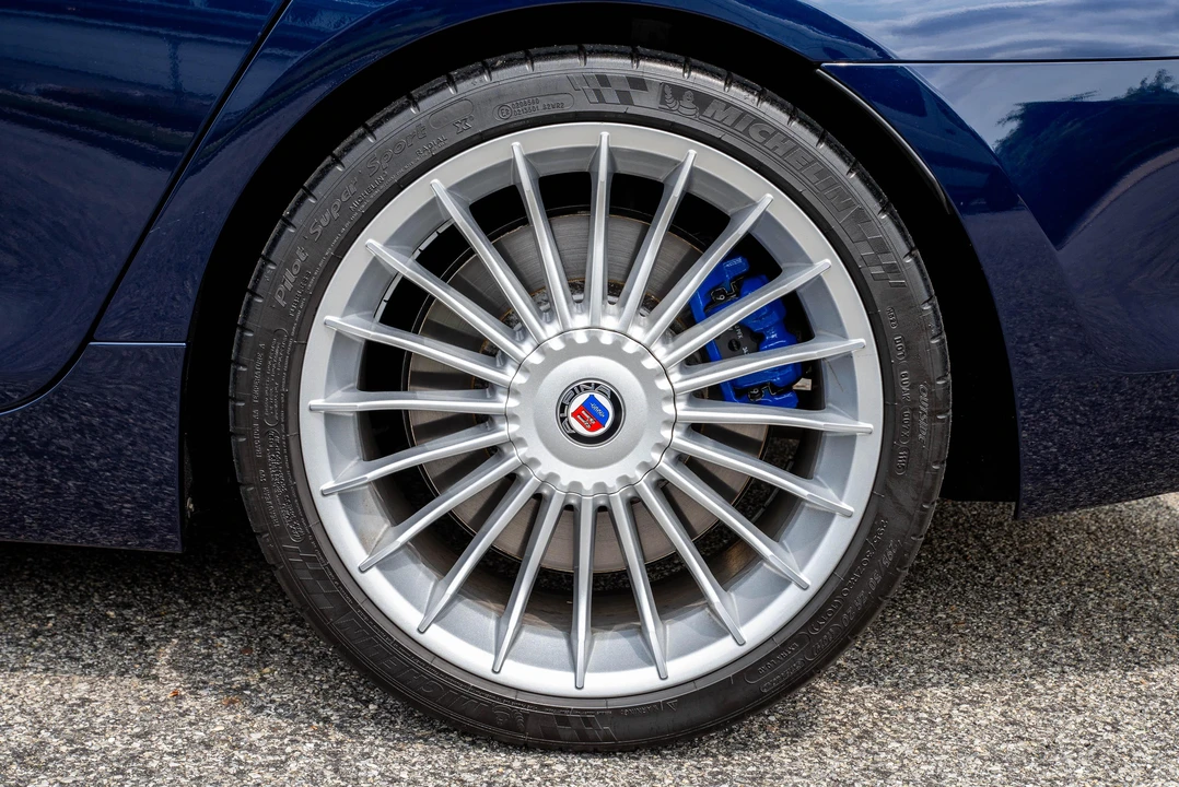 2016 BMW Alpina B6 - Image 24 of 31