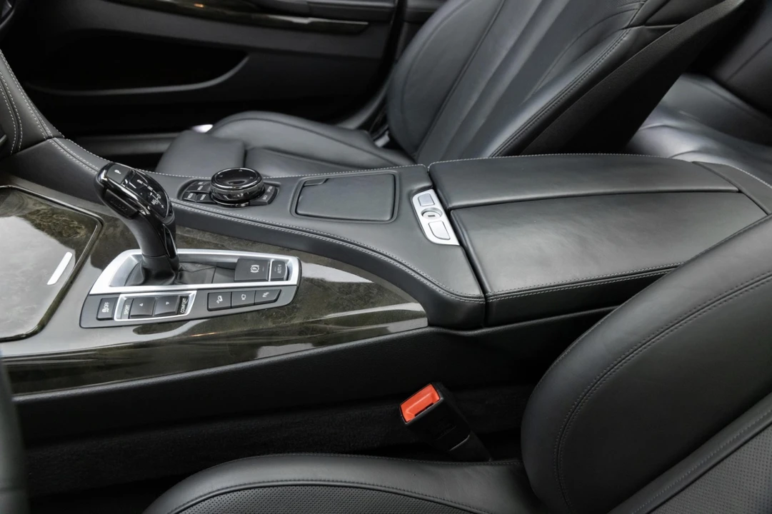 2016 BMW Alpina B6 - Image 10 of 21