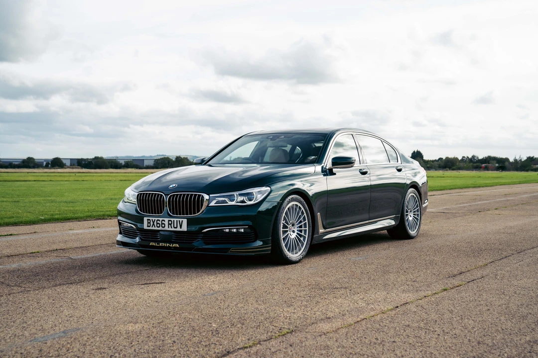 2017 BMW Alpina B7 - Image 4 of 31