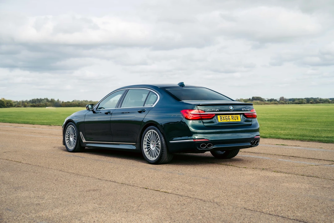 2017 BMW Alpina B7 - Image 6 of 31