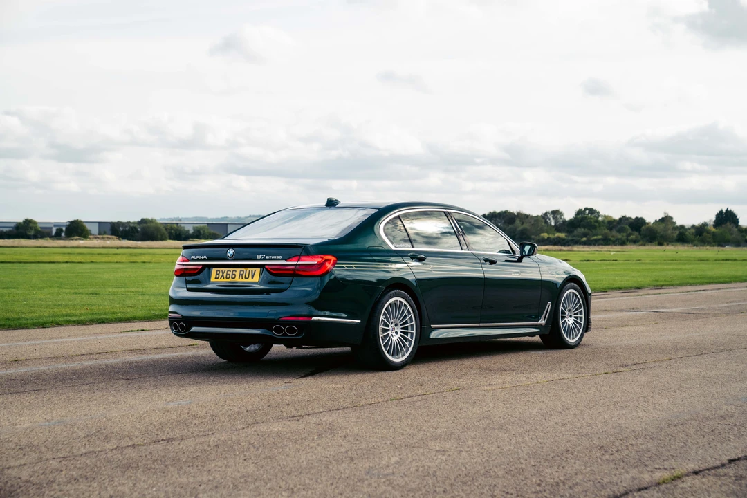 2017 BMW Alpina B7 - Image 15 of 31