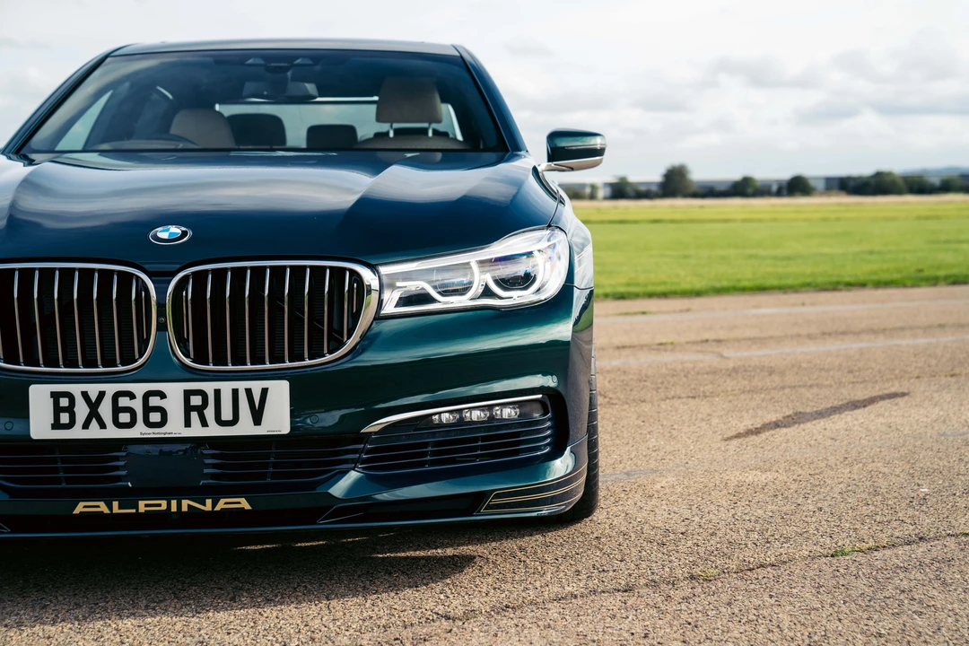 2017 BMW Alpina B7 - Image 24 of 31