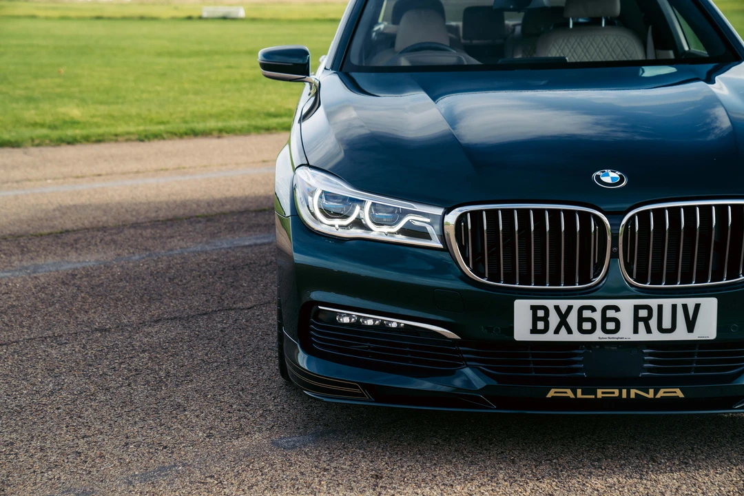 2017 BMW Alpina B7 - Image 25 of 31