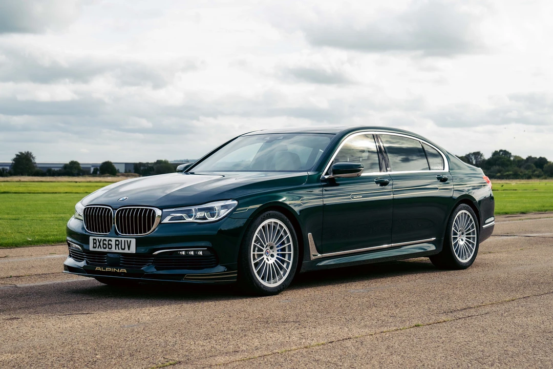 2017 BMW Alpina B7 - Image 2 of 31