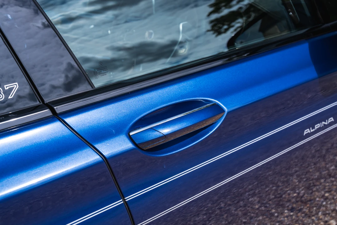 2016 BMW Alpina B7 - Image 11 of 31