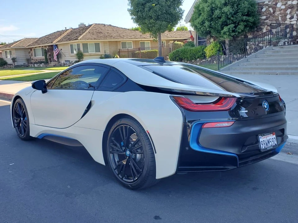 2016 BMW i8 - Image 4 of 21