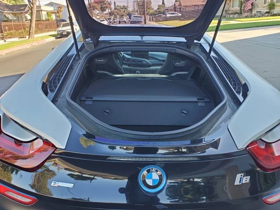 2016 BMW i8 - Image 14 of 21