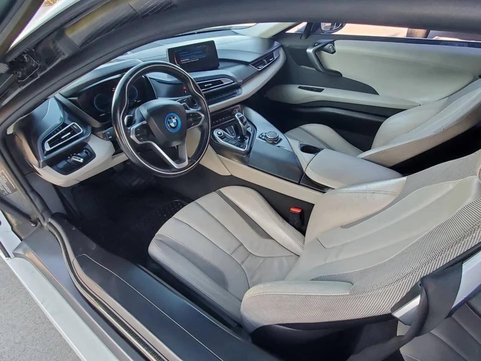 2016 BMW i8 - Image 8 of 21