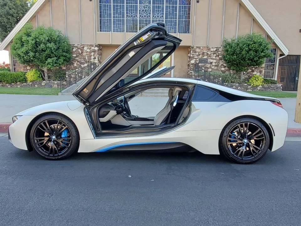 2016 BMW i8 - Image 7 of 21