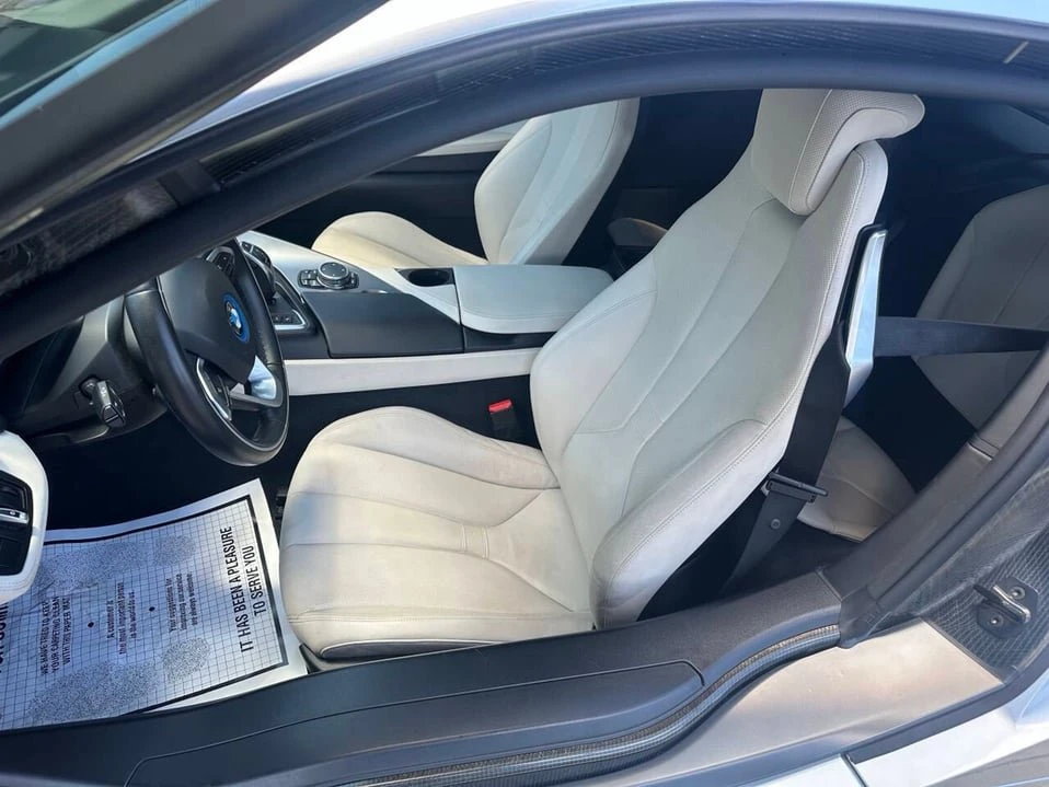 2016 BMW i8 - Image 17 of 20