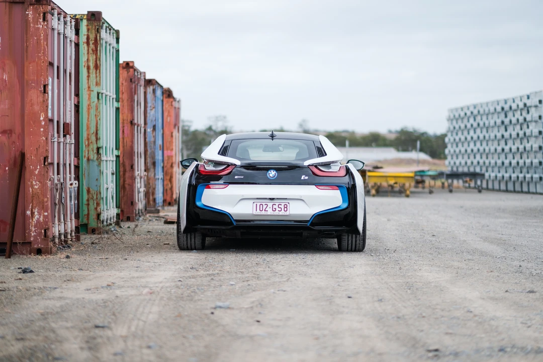 2016 BMW i8 - Image 12 of 31