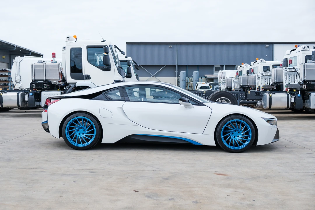 2016 BMW i8 - Image 8 of 31