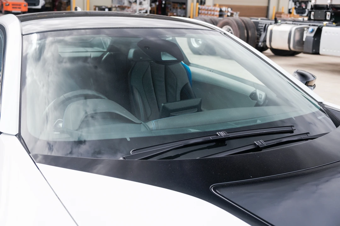 2016 BMW i8 - Image 25 of 31