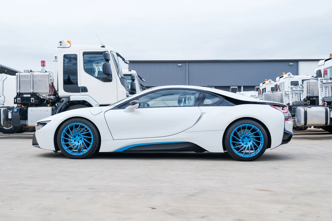 2016 BMW i8 - Image 4 of 31