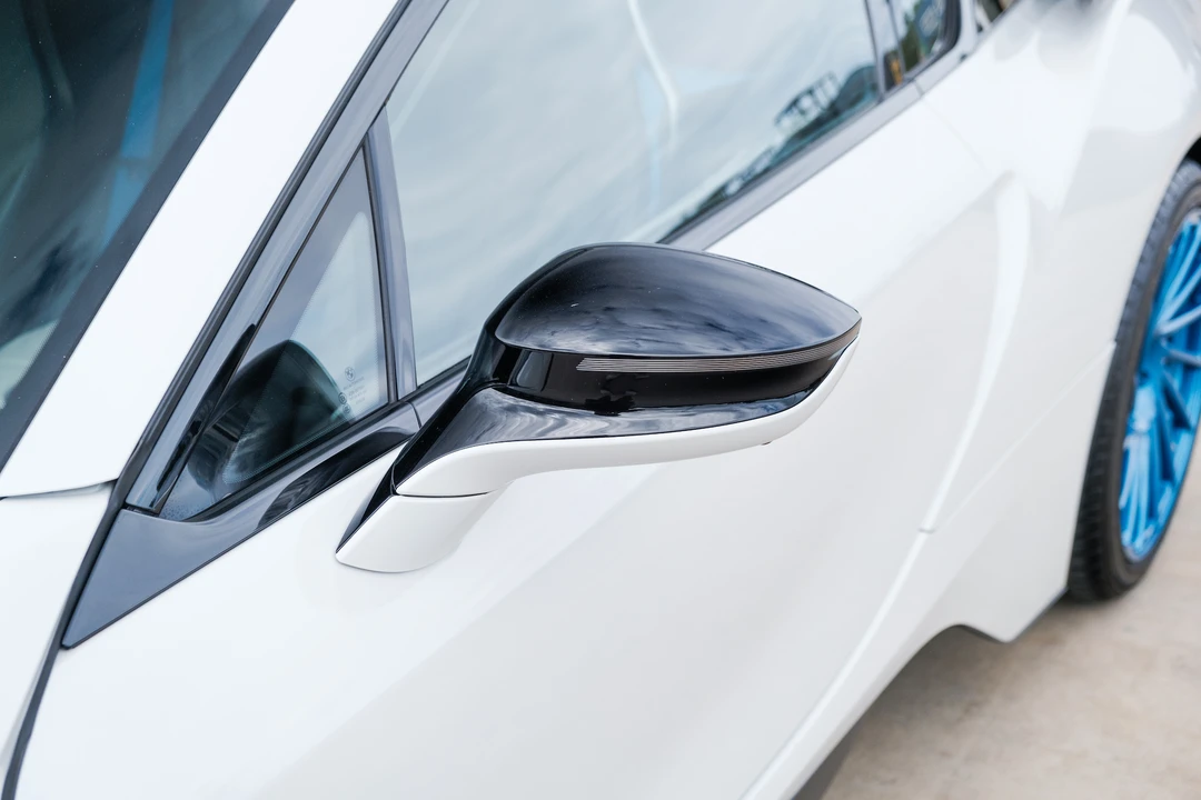 2016 BMW i8 - Image 28 of 31