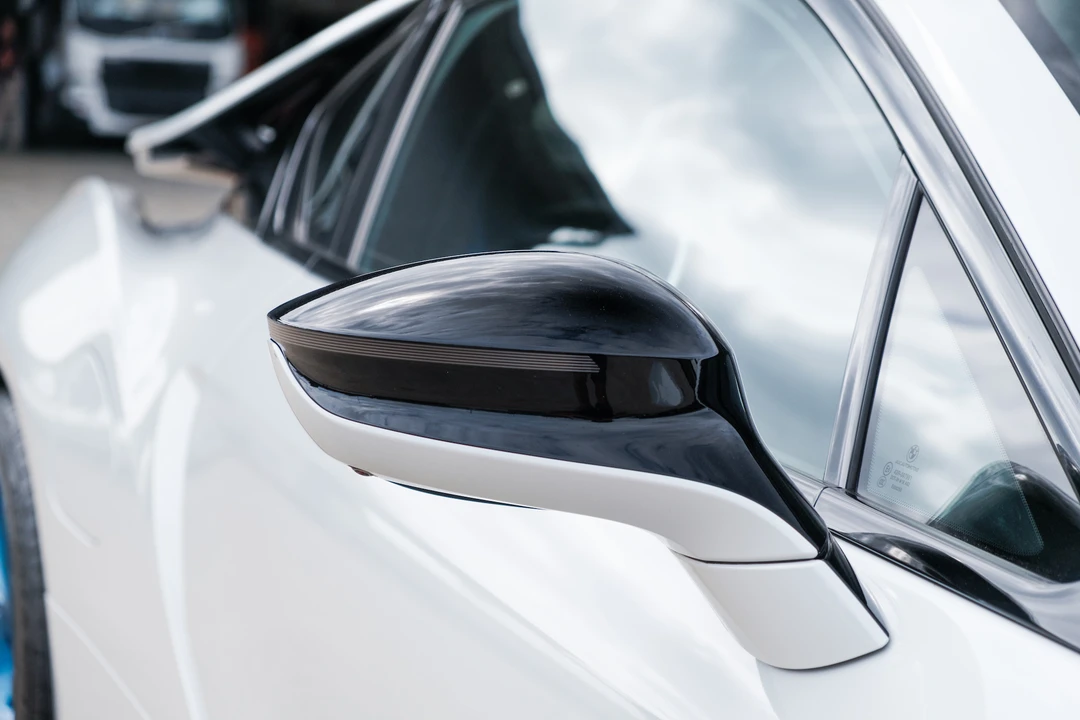 2016 BMW i8 - Image 30 of 31